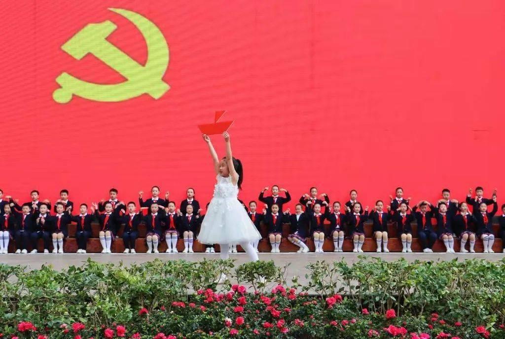 前国家队主教练李铁没有剃光头?陈戌源变化比较大,称自己有罪